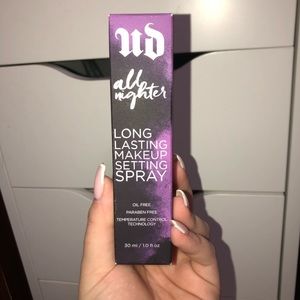 BRAND NEW URBAN DECAY SETTING SPRAY